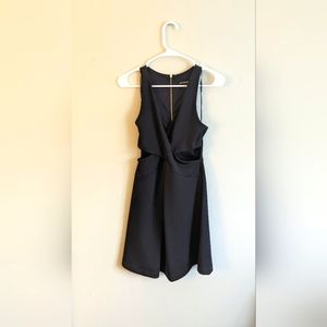 Express Mini Black Size 4 Cutout Dress with Gold Zipper
